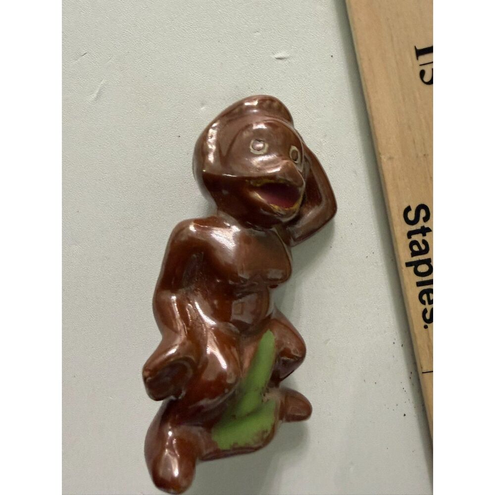Vtg. Japanese "Hear no evil Monkey ceramic figurine brown with green leaf - Picture 6 of 6